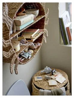 Barney Bokhylle, Natur, Bankuan Grass -Oppbevaringsmøbler Salg 2024 bloomingville mini barney bogreol natur bankuan grass bogreol BL01948 4 4548