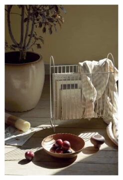 Broste Copenhagen Maggie Magasinholder - Rainy Day -Oppbevaringsmøbler Salg 2024 broste copenhagen maggie magasinholder rainy day magasinholdere BS00770 2 7346