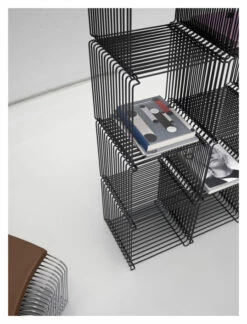 Panton Wire Trådreol Single, D38, Sort -Oppbevaringsmøbler Salg 2024 panton wire traadreol single d38 sort reoler MT00055 8 4b4b