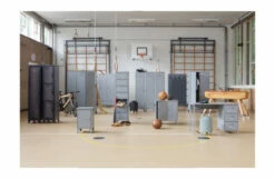 Woood - Cas Metall Locker M. 3 Døre -Oppbevaringsmøbler Salg 2024 woood cas metal locker m 3 doere garderobeskabe EE00459 9 0599